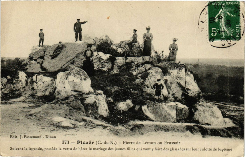 Carte postale ancienne Plouer - Pierre de Lémon ou Erussoir