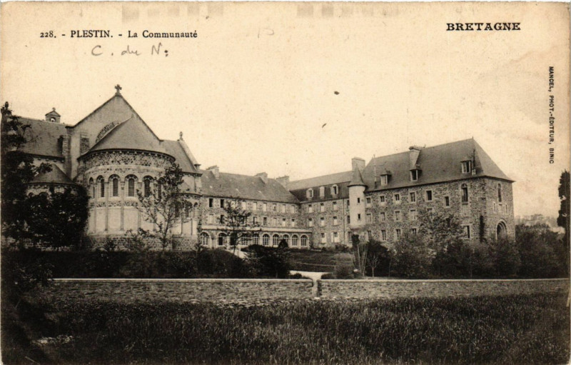 Carte postale ancienne Plestin - La Communauté