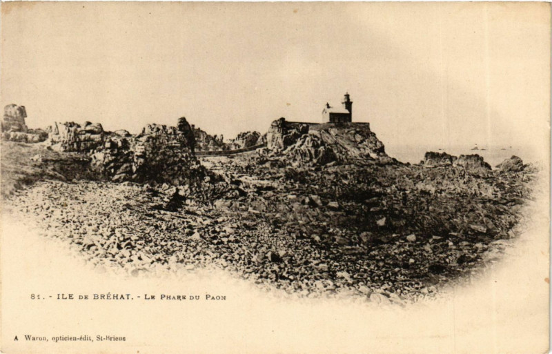 Carte postale ancienne Ile de Brehat - Le Phare du Paon à Île-de-Bréhat