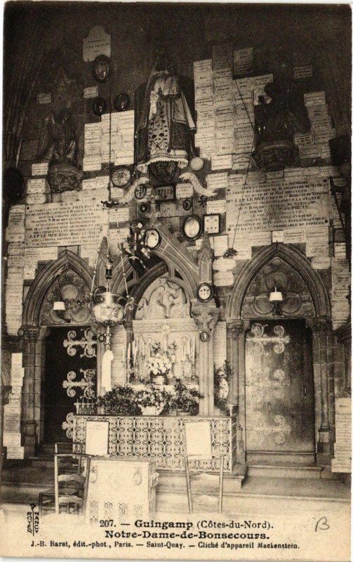 Carte postale ancienne Guingamp - Notre-Dame-de-Bonsecuors à Guingamp