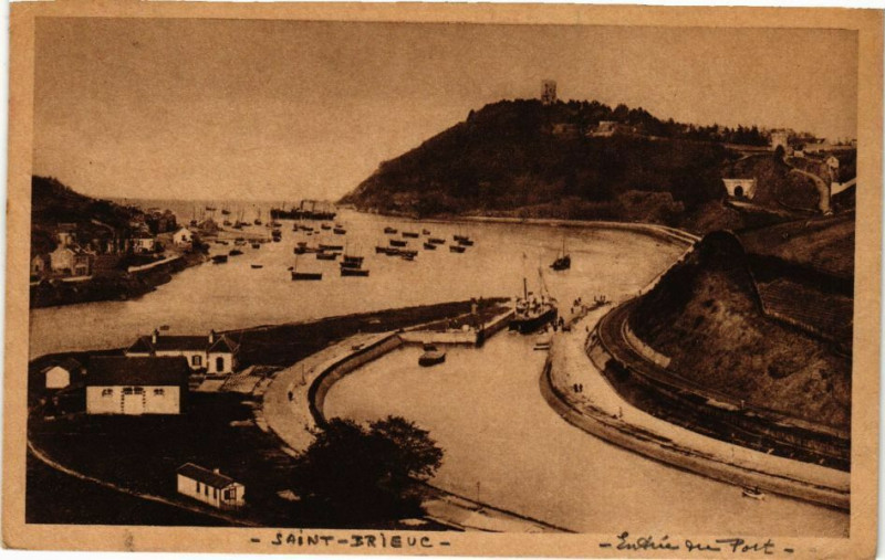 Carte postale ancienne Saint-Brieuc - Entrée du Port et du Bassin a flot du Légué - La Tour à Saint-Brieuc