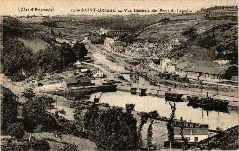 Carte postale ancienne Cote d'Emeraude - Saint-Brieuc - Vue Générale des Ports du Légué à Saint-Brieuc