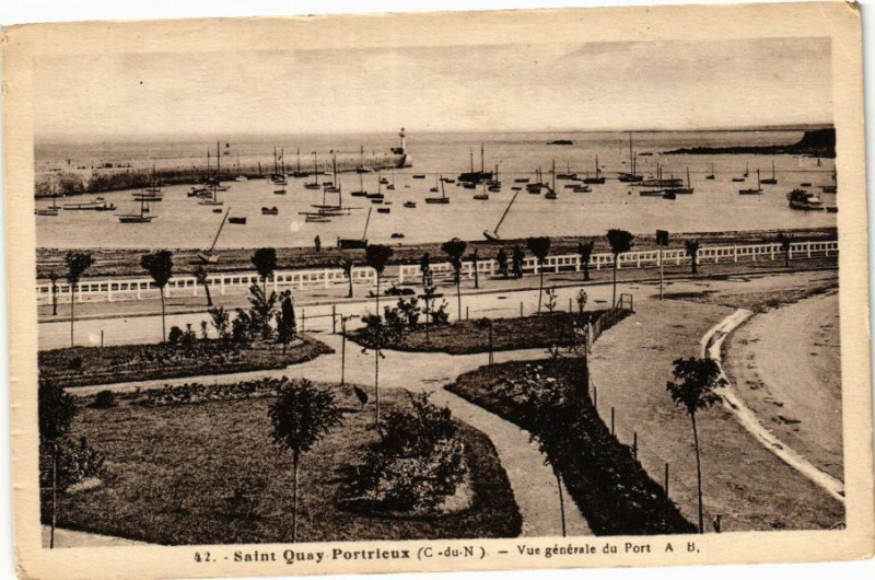 Carte postale ancienne Saint-Quay-Portrieux - Vue générale du Port à Saint-Quay-Portrieux