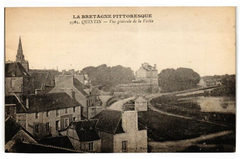 Carte postale ancienne Vue générale de la Vallée à Quintin