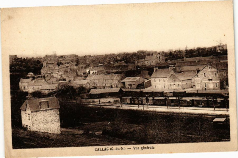 Carte postale ancienne Callac - Vue générale à Callac