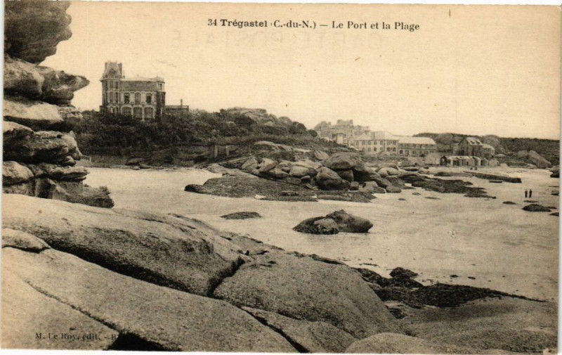 Carte postale ancienne Trégaste - Le Port et la Plage