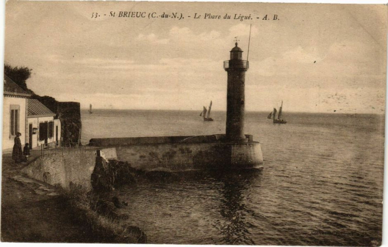 Carte postale ancienne Saint-Brieuc - Le Phare du Légué à Saint-Brieuc