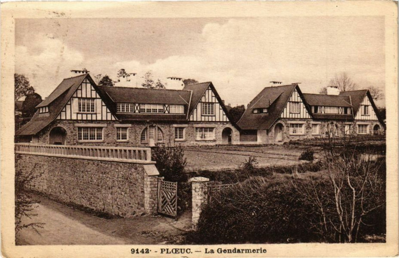 Carte postale ancienne Ploeuc - La Gendarmerie