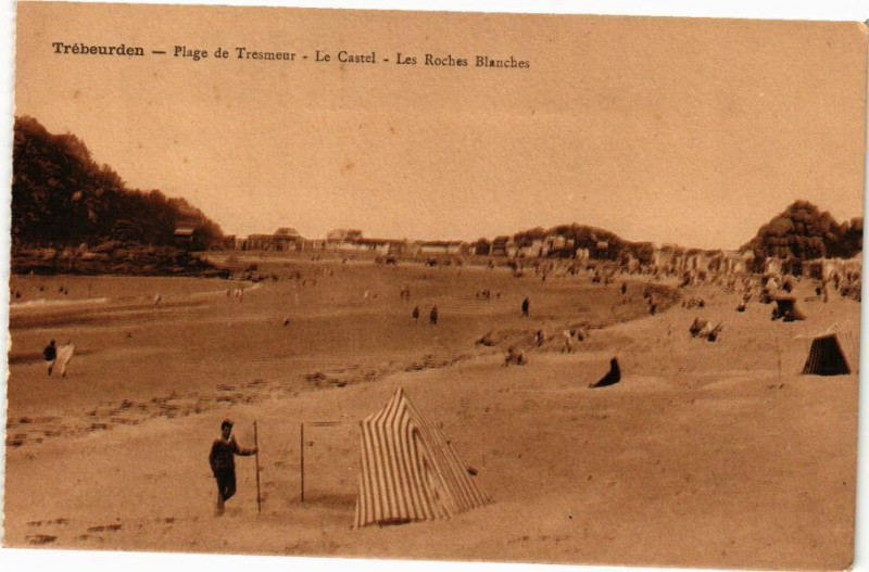Carte postale ancienne Trebeurden - Plage de Tresmeur - Le Castel - Les Roches Blanches à Trébeurden