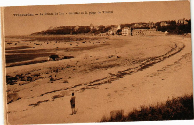 Carte postale ancienne Trebeurden - La Pointe de Lan - Karellec et la plage de Trozoul à Trébeurden