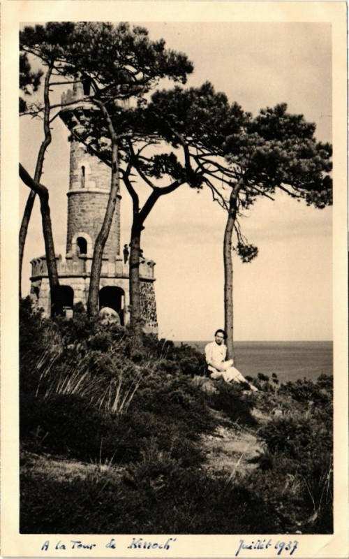 Carte postale ancienne A la Tour de Kerroch - Juillet 1937