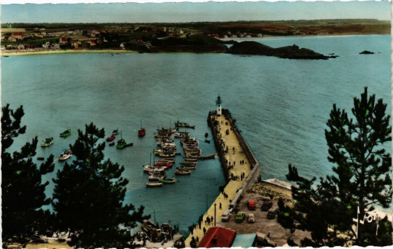 Carte postale ancienne Erquy-Plages - Le Port à Erquy