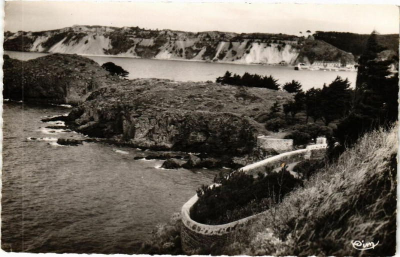 Carte postale ancienne Erquy - La Plage du Goulet à Erquy