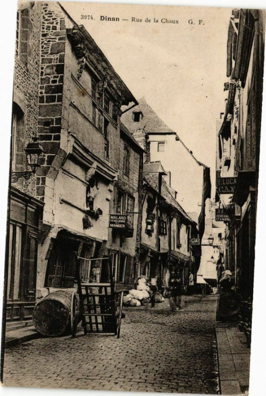 Carte postale ancienne Dinan - Rue de la Chaux à Dinan