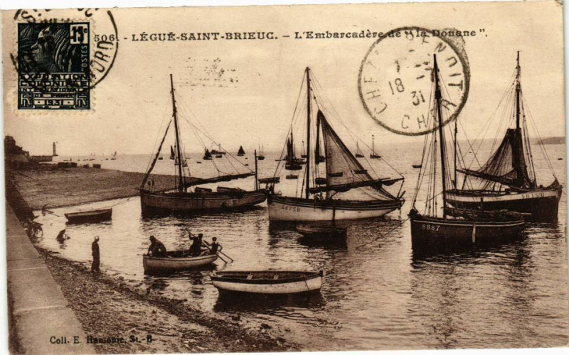 Carte postale ancienne Légué-Saint-Brieuc - L'Embarcadere de  le 'Douane à Saint-Brieuc
