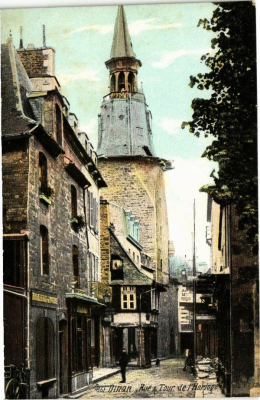 Carte postale ancienne Ed. Aqua 861 Dinan Rue Tour de l'Horloge à Dinan