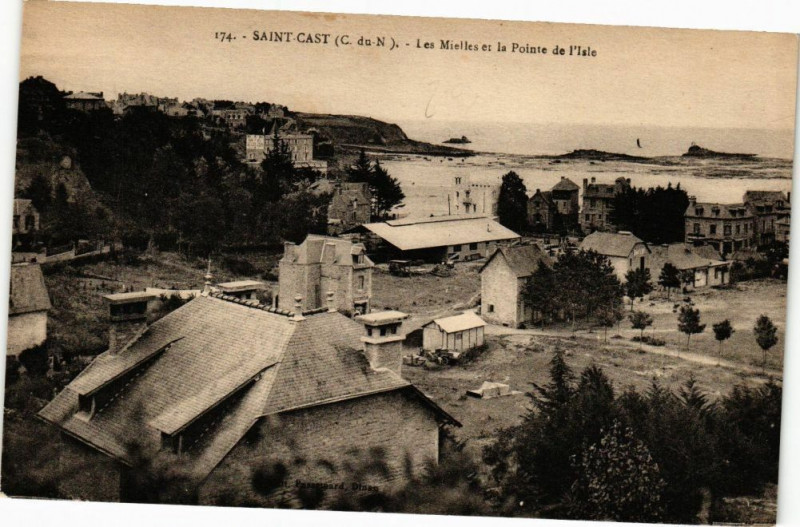 Carte postale ancienne Saint-Cast-Les Mielles et la Pointe de l'Isle