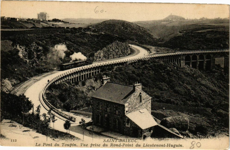 Carte postale ancienne Saint-Brieuc-Le Pont du Toupin-Vue prise du Rond Point du Lieutenant à Saint-Brieuc