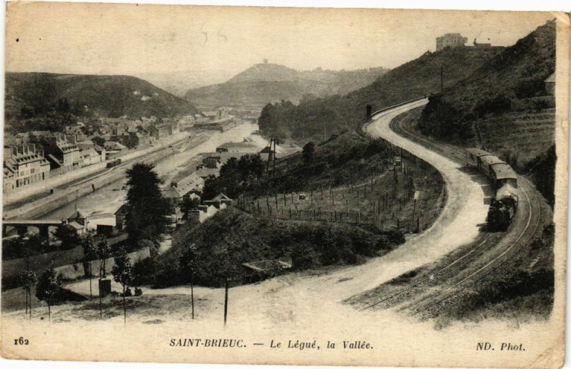 Carte postale ancienne Saint-Brieuc-Le Légué la Vallée à Saint-Brieuc
