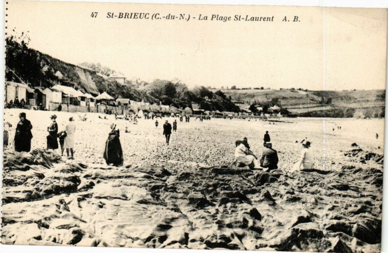 Carte postale ancienne Saint-Brieuc-La Plage Saint-Laurent à Saint-Brieuc