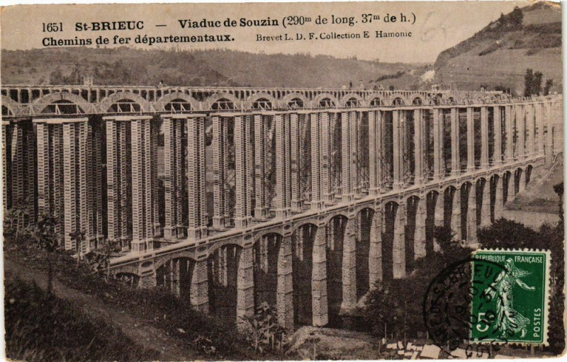Carte postale ancienne Saint-Brieuc-Viaduc de Souzin-Chemins de fer départementaux à Saint-Brieuc