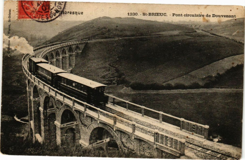 Carte postale ancienne Saint-Brieuc-Pont circulaire de Douvenant à Saint-Brieuc