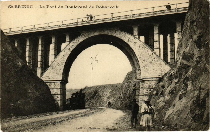 Carte postale ancienne Saint-Brieuc-Le Pont du Boulevard de Rohanech à Saint-Brieuc