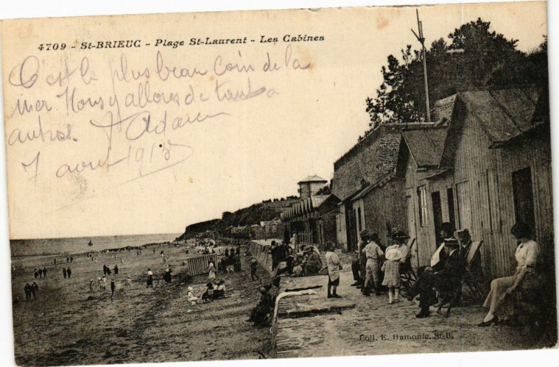 Carte postale ancienne Saint-Brieuc-Plage Saint-Laurent-Les Cabines à Saint-Brieuc