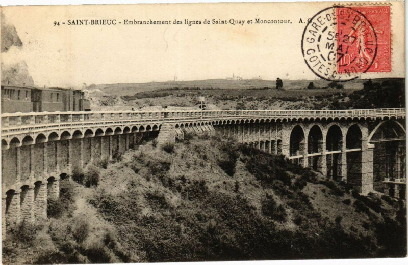 Carte postale ancienne St-Brieuc-Embranchement des lignes de St-Quay et Moncontour à Moncontour