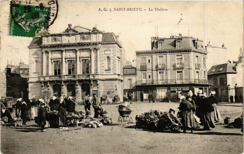 Carte postale ancienne Saint-Brieuc-Le Théatre à Saint-Brieuc