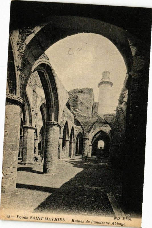 Carte postale ancienne Pointe Saint-Mathieu-Ruines de l'ancienne Abbaye