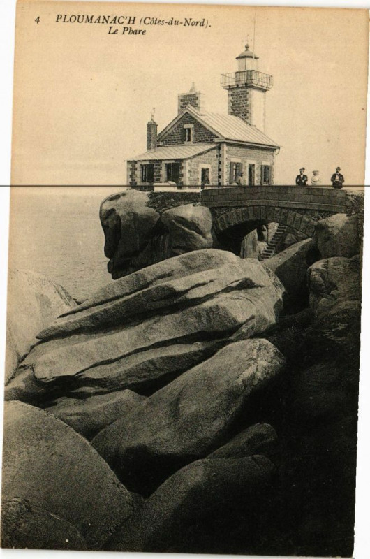 Carte postale ancienne Ploumanach-Le Phare