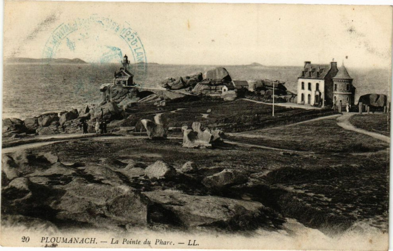 Carte postale ancienne Ploumanach-La Pointe du Phare