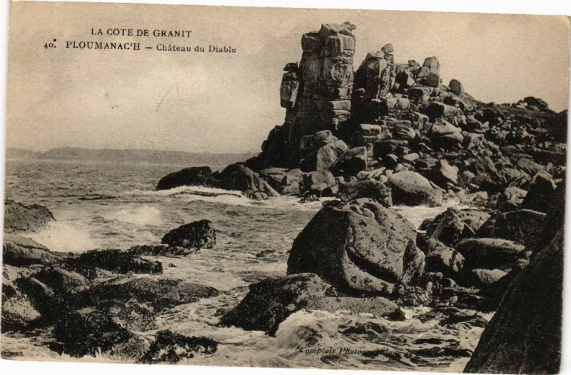 Carte postale ancienne Ploumanach-Chateau du Diable