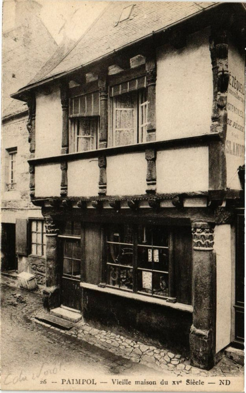 Carte postale ancienne Paimpol-Vieille maison du XVe Siécle à Paimpol