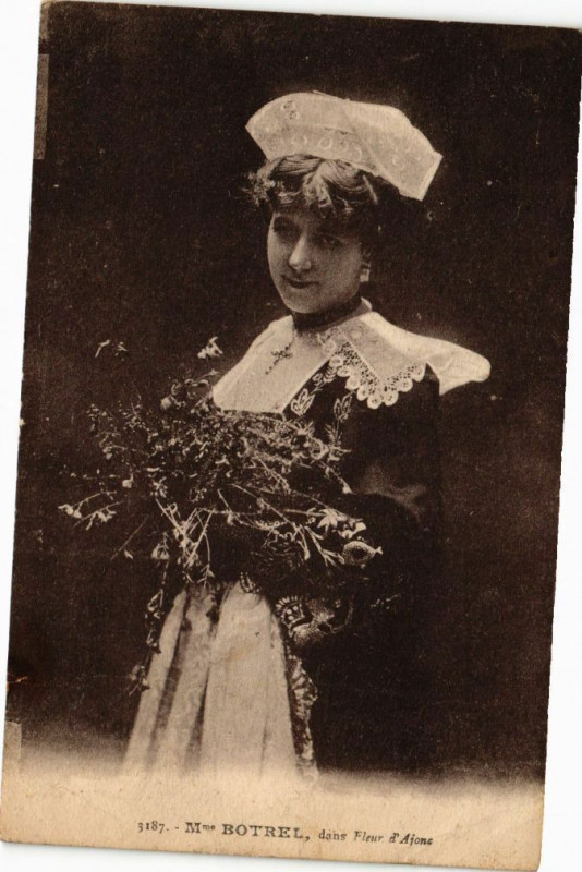 Carte postale ancienne Mme Botrel dans Fleur d'Ajonc