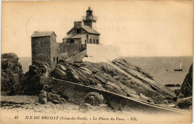 Carte postale ancienne Ile de Brehat-Le Phare du Paon à Île-de-Bréhat
