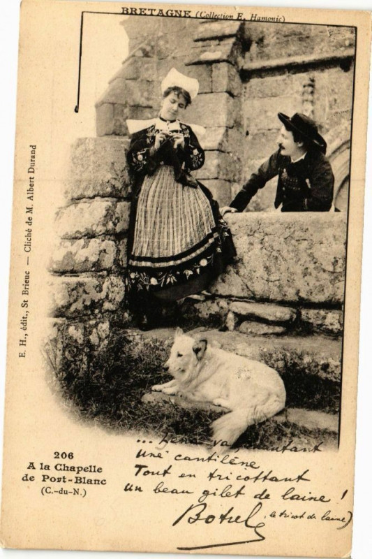 Carte postale ancienne Bretagne-A la Chapelle de Port Blanc