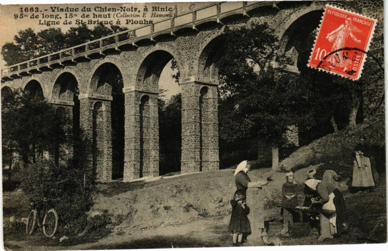 Carte postale ancienne Binic - Viaduc du Chien Noir