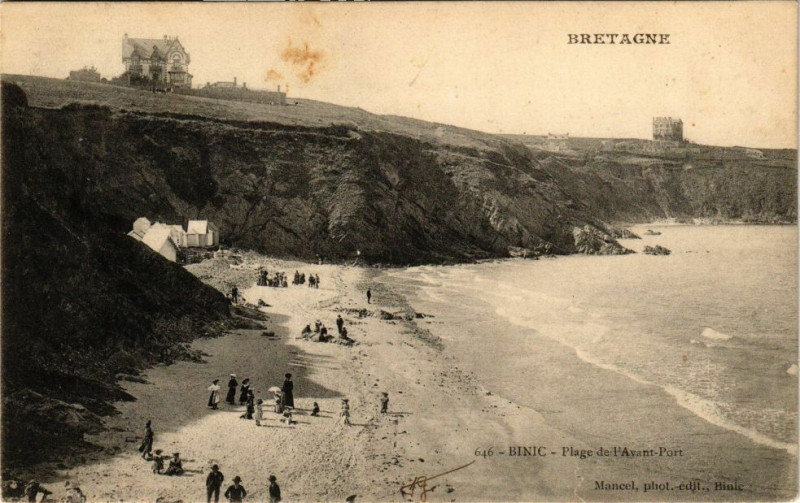 Carte postale ancienne Binic - Plage de l'Avant Port