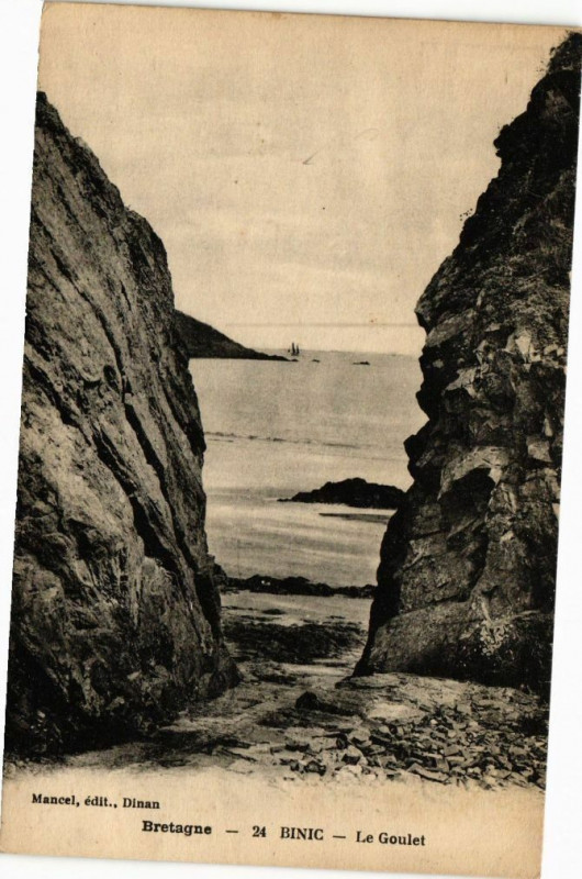 Carte postale ancienne Binic - Le Goulet