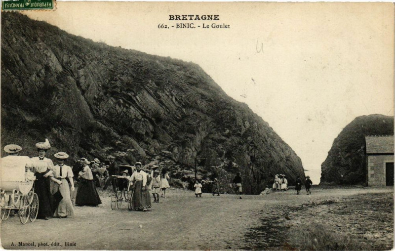 Carte postale ancienne Binic - Le Goulet