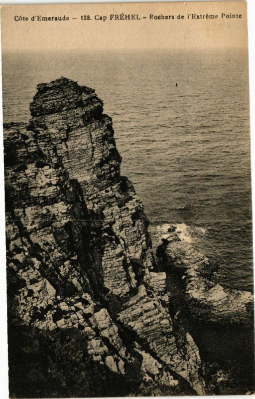 Carte postale ancienne Le Cap Frehel-Rochers de l'Extreme Pointe