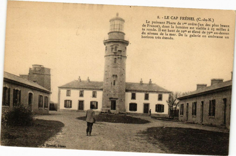 Carte postale ancienne Le Cap Frehel-Le puissant Phare de Ier ordre