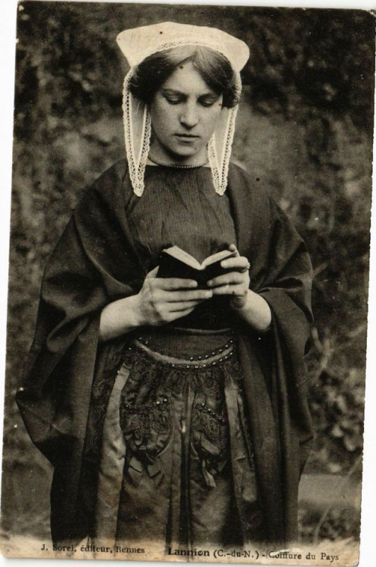 Carte postale ancienne Lannion - Coiffure du Pays à Lannion