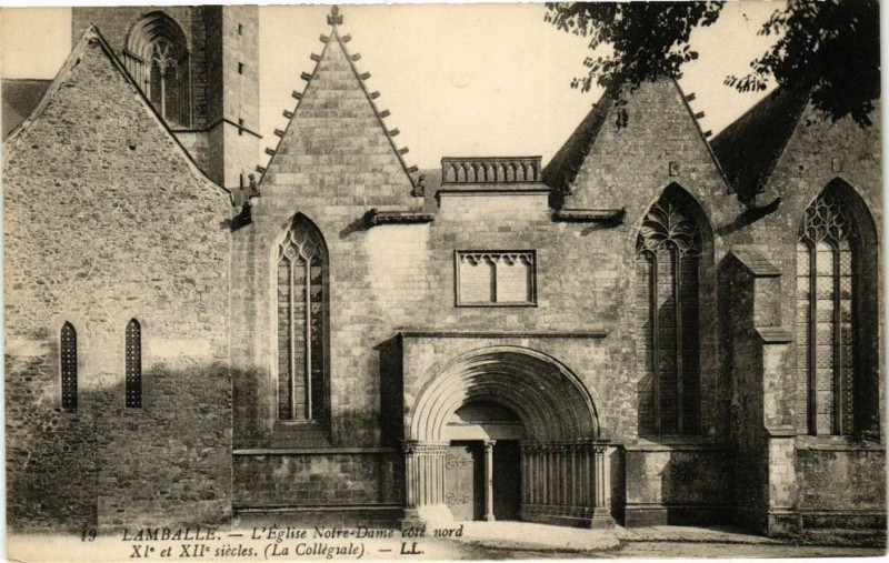 Carte postale ancienne Lamballe - L'Eglise Notre Dame