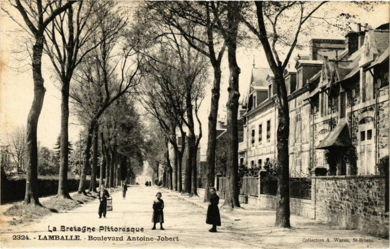 Carte postale ancienne Lamballe - Boulevard Antoine Jobert