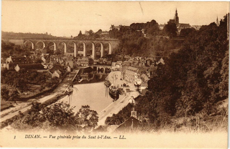 Carte postale ancienne Dinan - Vue générale prise du Saut a l'Ane à Dinan
