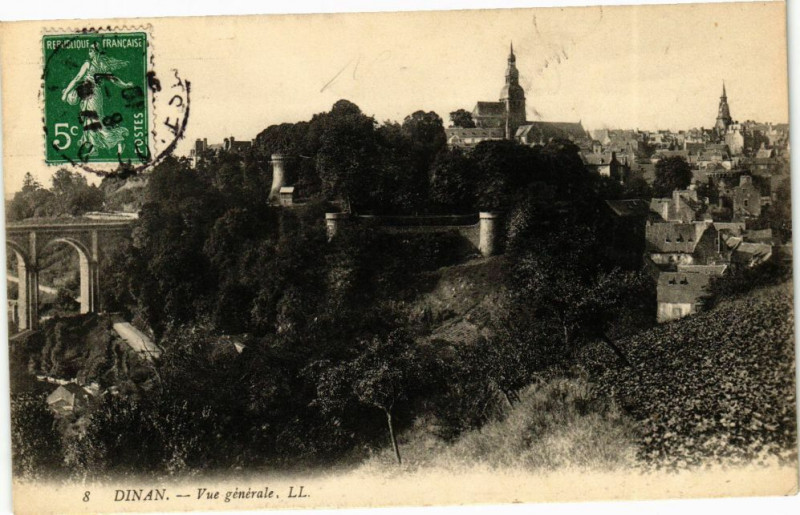 Carte postale ancienne Dinan - Vue générale à Dinan
