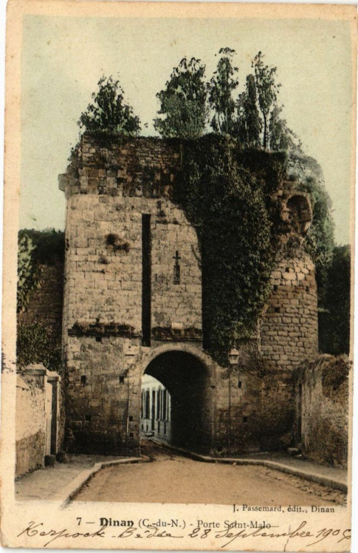 Carte postale ancienne Dinan - Porte St-Malo à Dinan
